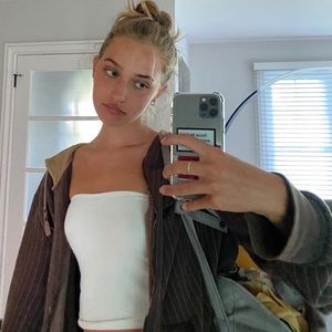 Meet your Posher, Eva